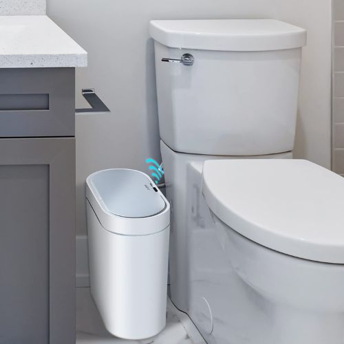 Motion-activated smart trash bin with energy-efficient operation